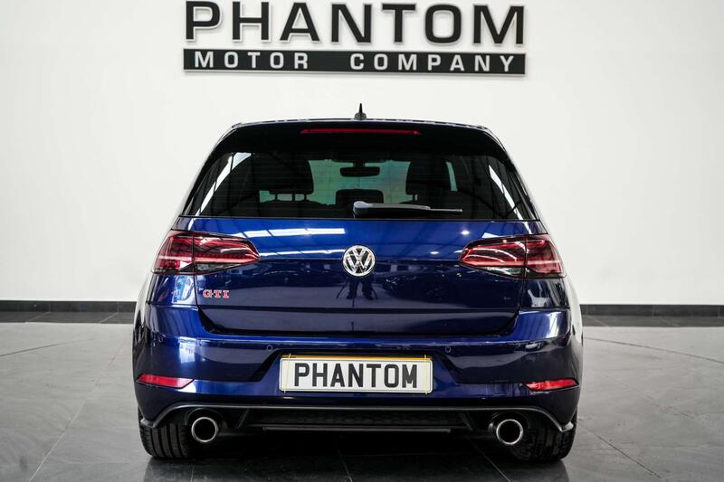 Volkswagen Golf view 4