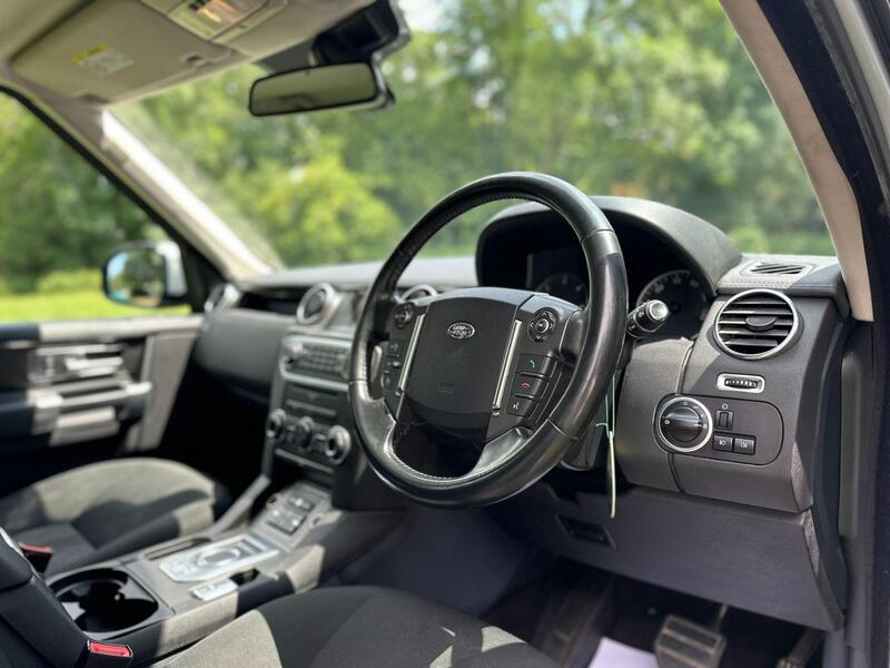 Land Rover Discovery view 14