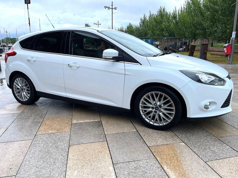 Ford Focus view 6