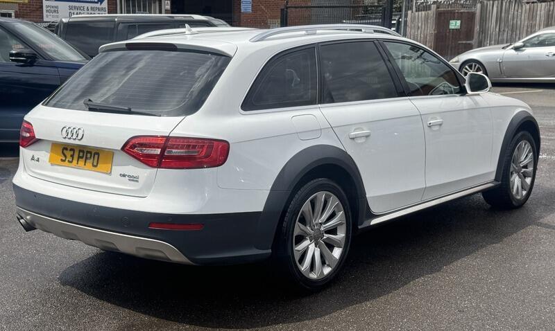 Audi A4 Allroad view 5