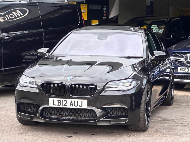 BMW M5 view 4