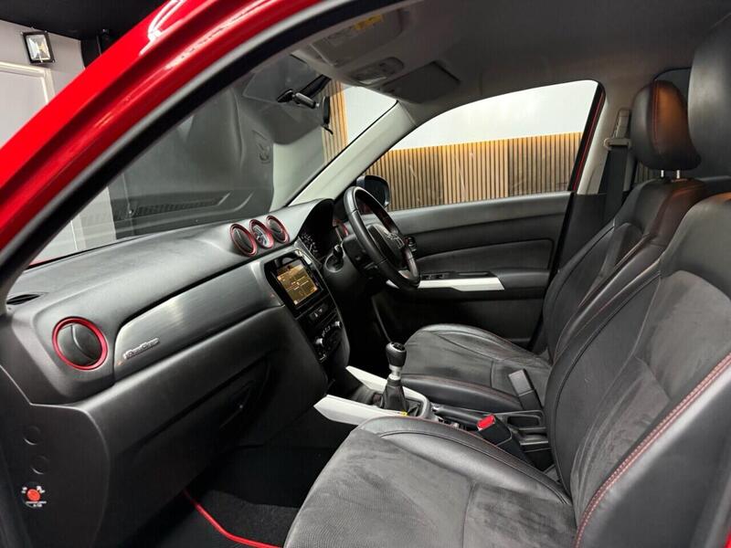 Suzuki Vitara view 2