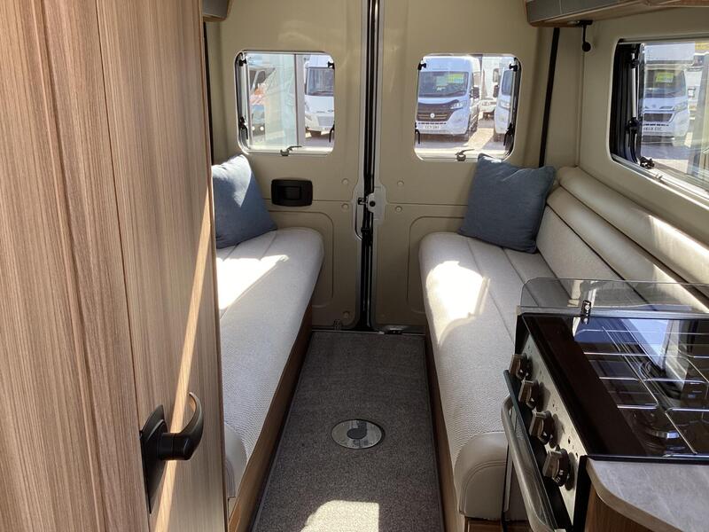 Auto-Trail V-Line 610 SE — image 17