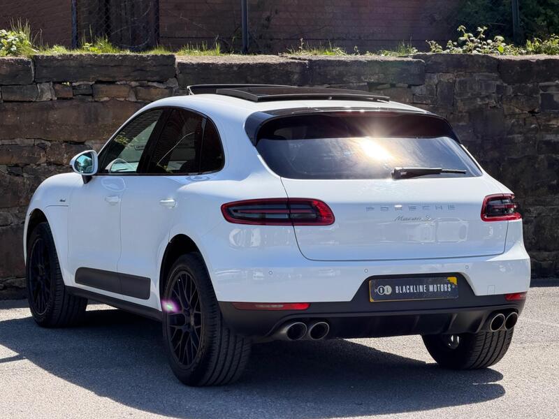 Porsche Macan view 5