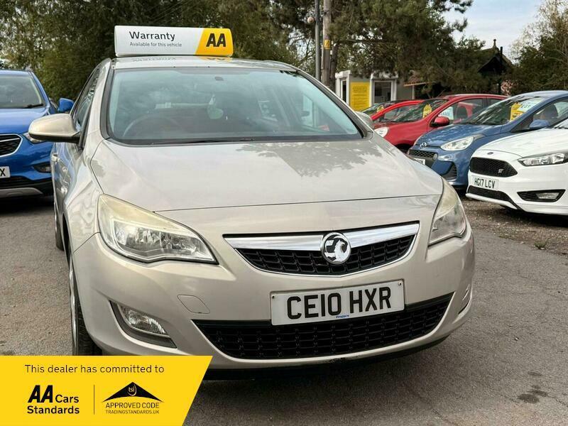 2010 Vauxhall Astra 1.6 16v Exclusiv Auto Euro 5 5dr photo 4