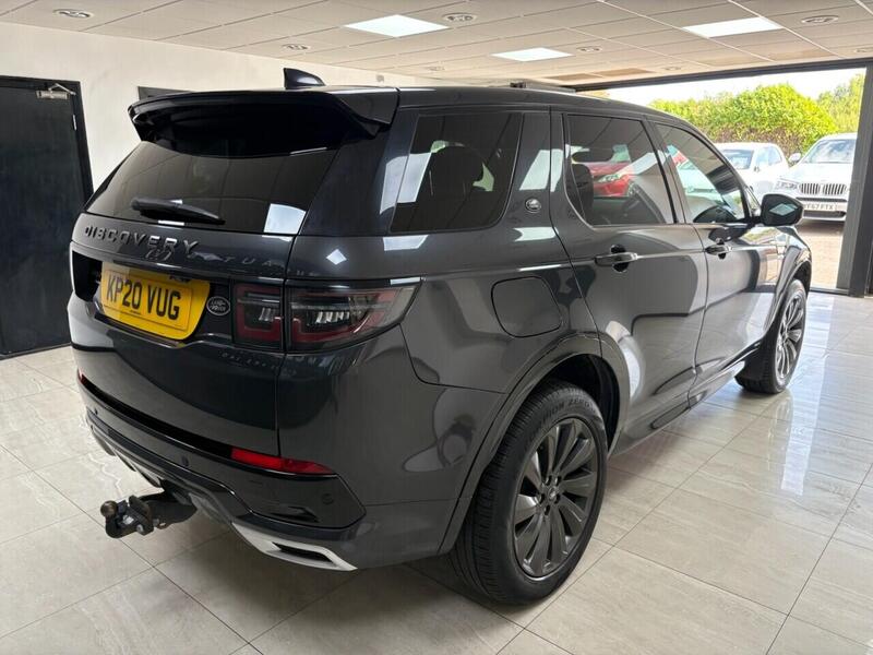 Land Rover Discovery Sport view 3