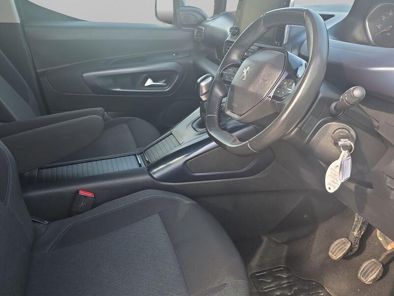 Peugeot Rifter view 2