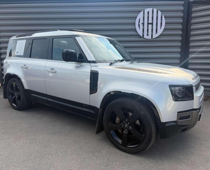 Land Rover Defender 110 main image