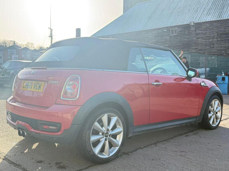 Mini MINI Convertible view 5
