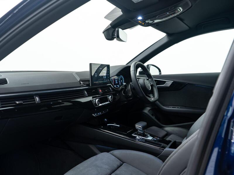 Audi A4 view 7
