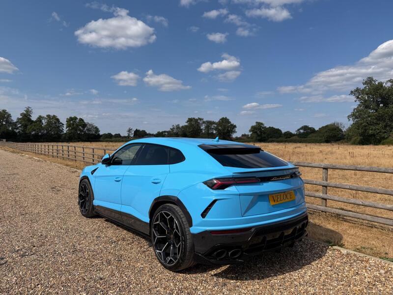 Lamborghini Urus view 5