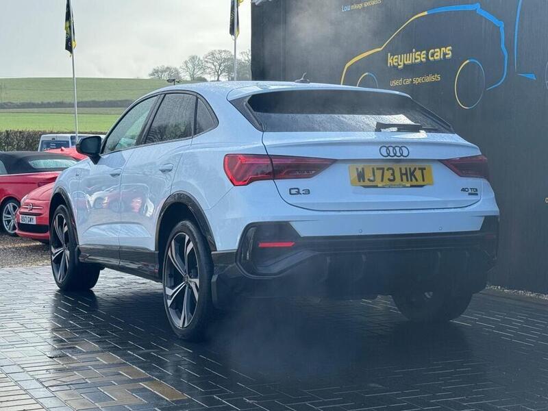 Audi Audi Q3 view 3