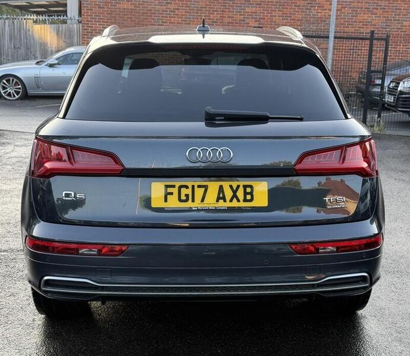Audi Audi Q5 view 4