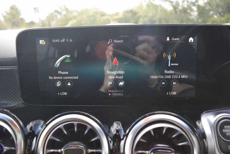 Mercedes-Benz GLB view 4