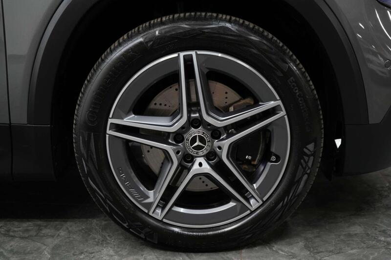 Mercedes-Benz Mercedes-Benz GLB view 7