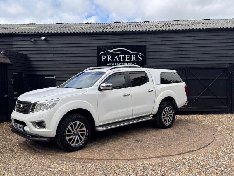 Nissan Navara view 2