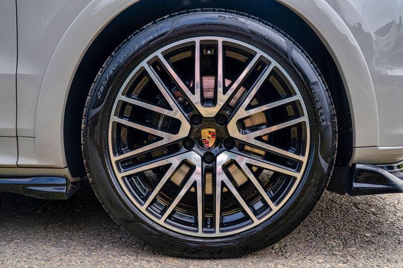 Porsche Cayenne view 6