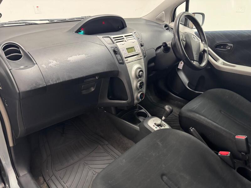 Toyota Yaris view 6