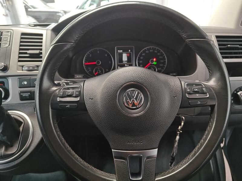 Volkswagen Caravelle view 5