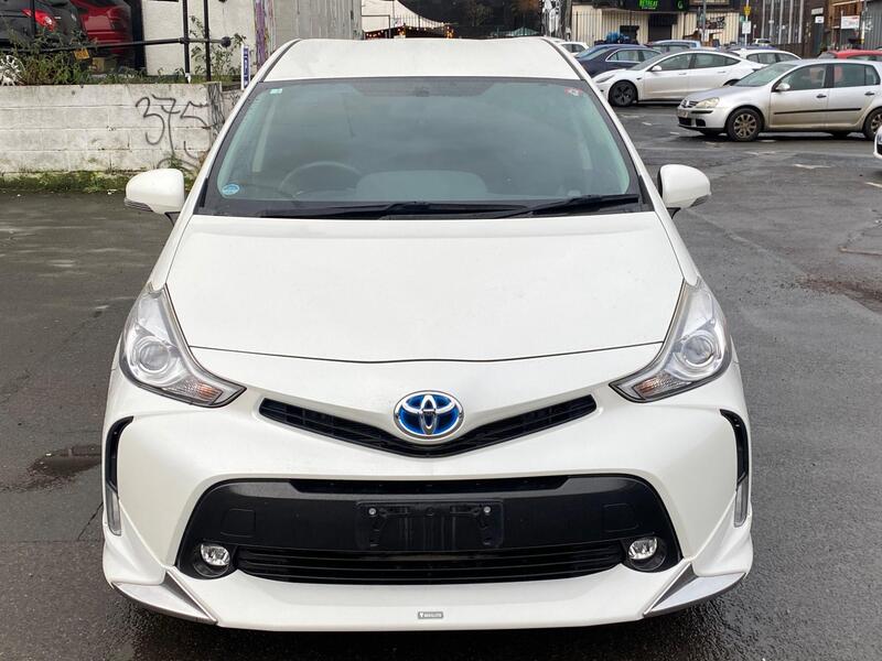 Toyota Prius+ view 4