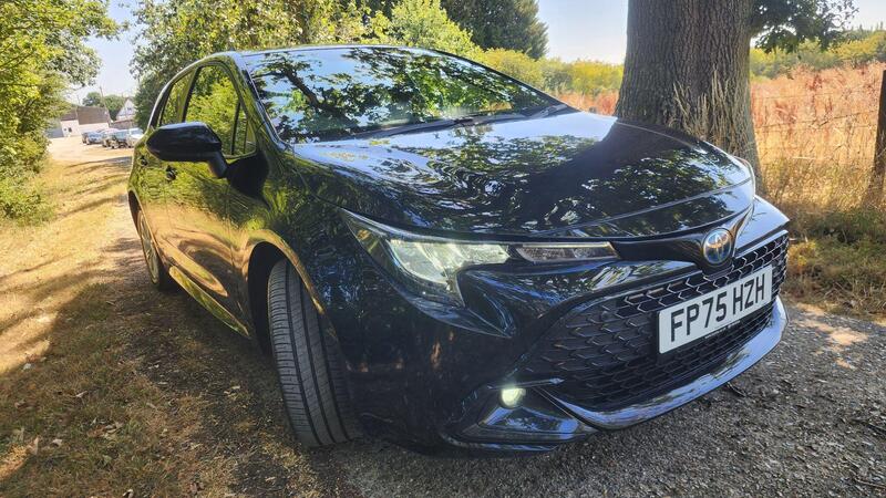 2025 Toyota Corolla — photo 2