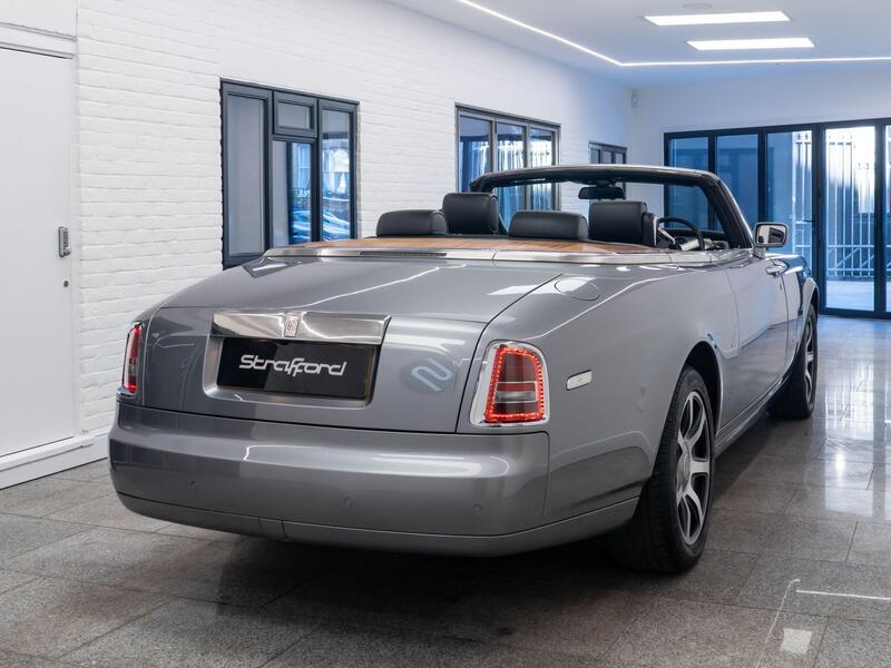 Rolls-Royce Phantom view 6