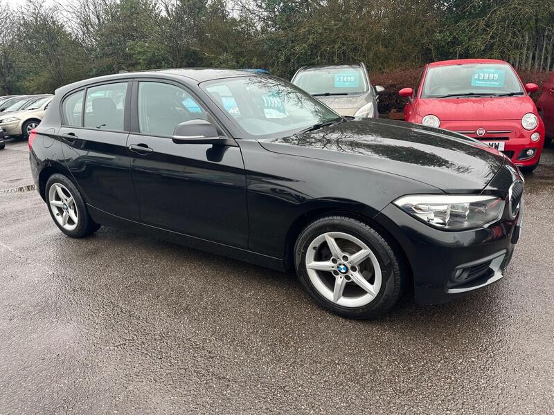 BMW 1 Series view 4