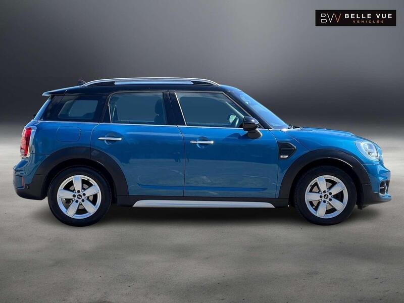Mini Countryman view 2