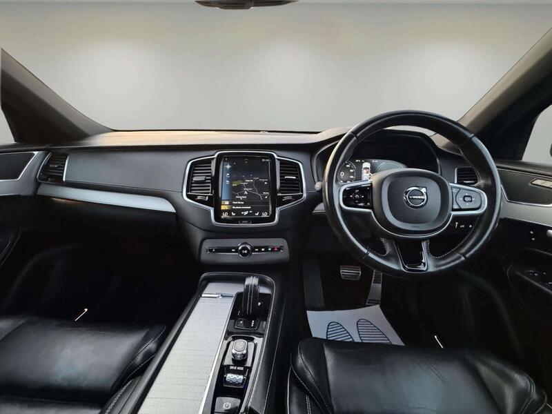 Volvo XC90 view 4