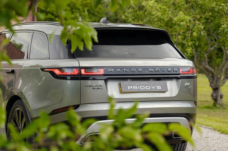 Land Rover Range Rover Velar view 4