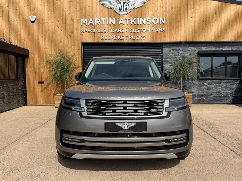 Land Rover Range Rover view 4