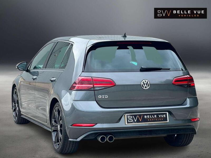 Volkswagen Golf view 4