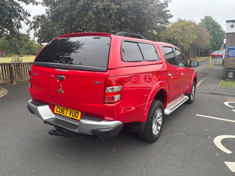 Mitsubishi L200 view 7