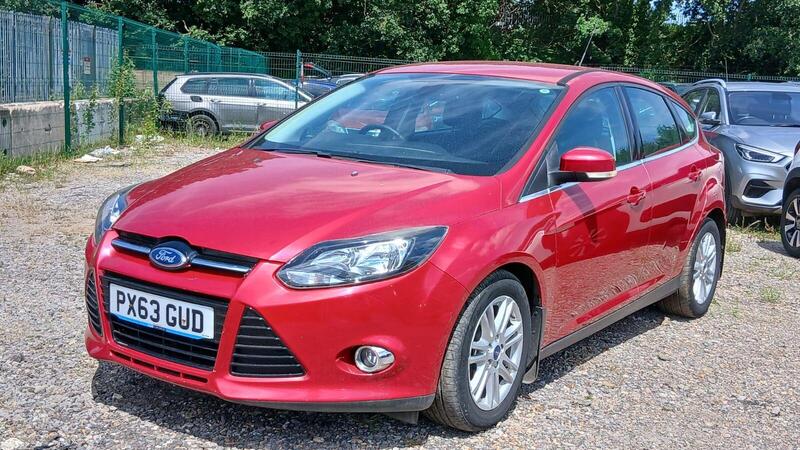 Ford Focus view 3