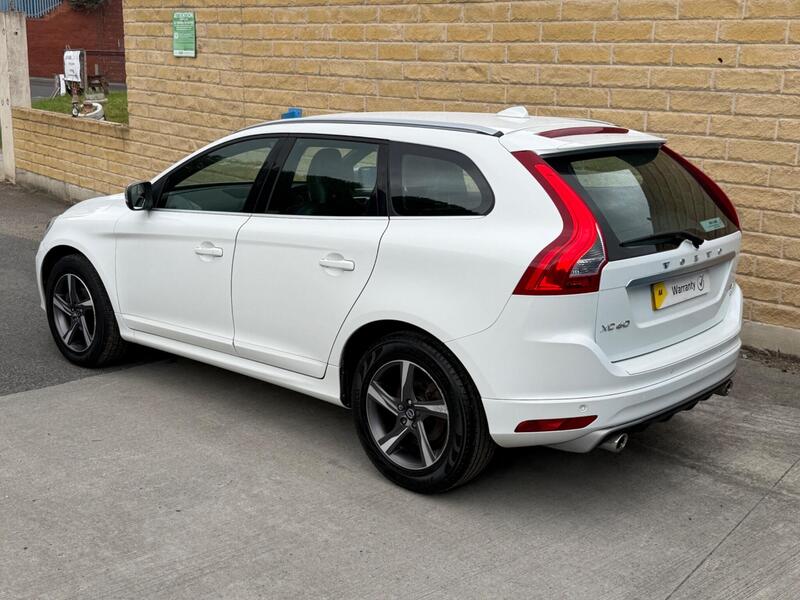 Volvo XC60 view 3