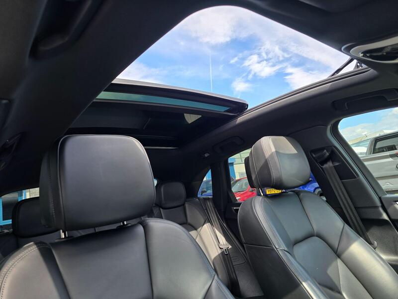 Porsche Macan view 2