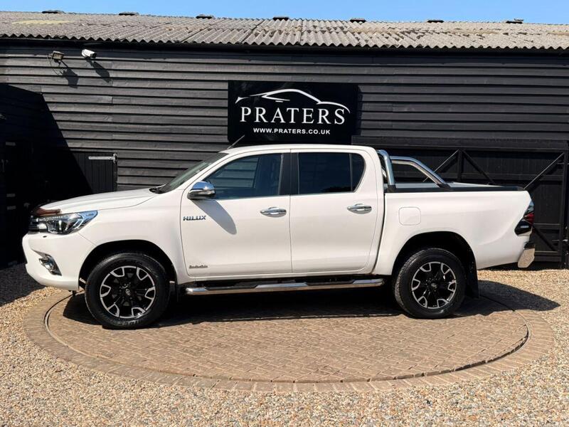 Toyota Hilux view 6