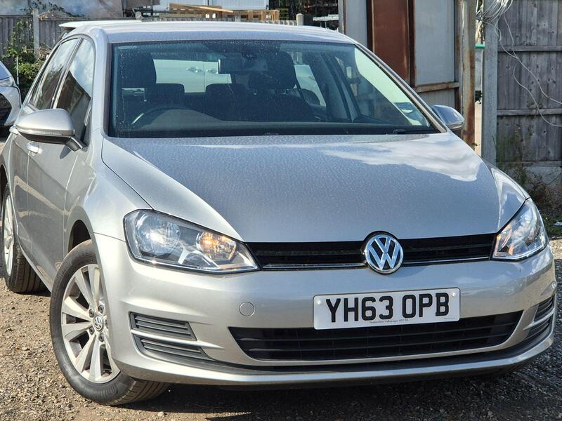 Volkswagen Golf view 3