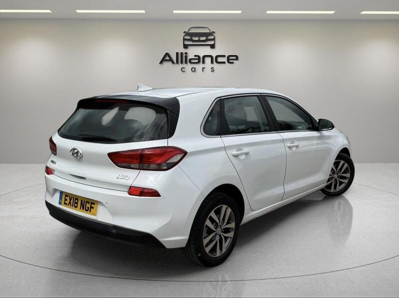Hyundai i30 view 3