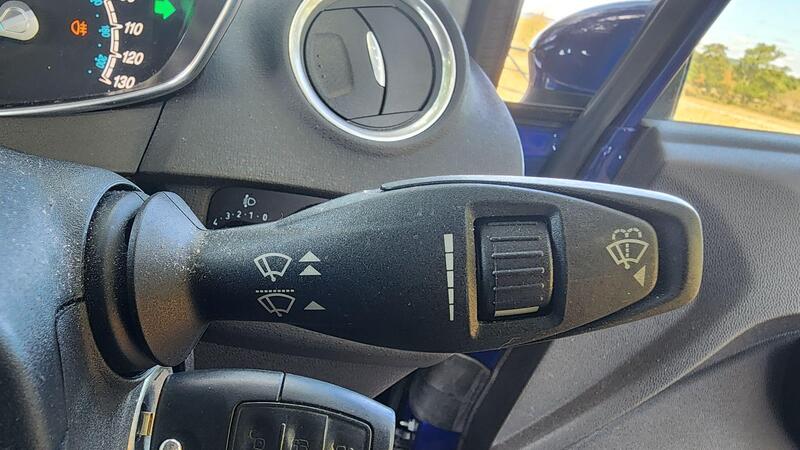 2015 Ford Fiesta — photo 30