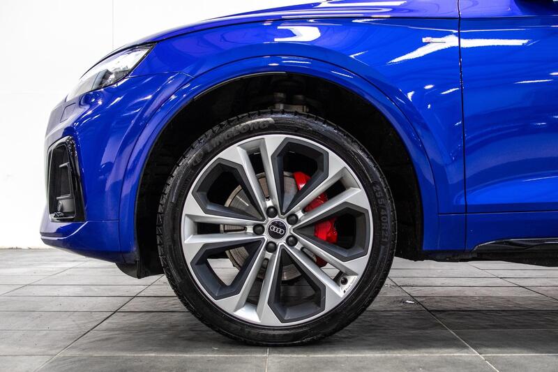 Audi Q5 view 6