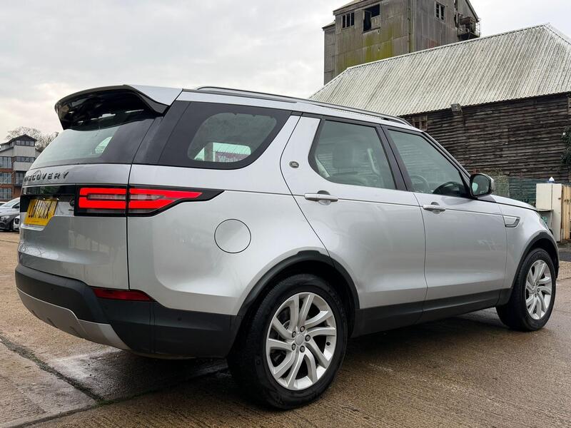 Land Rover Discovery view 5