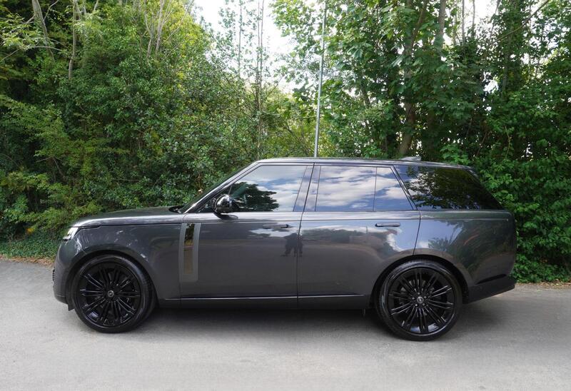 Land Rover Range Rover view 3
