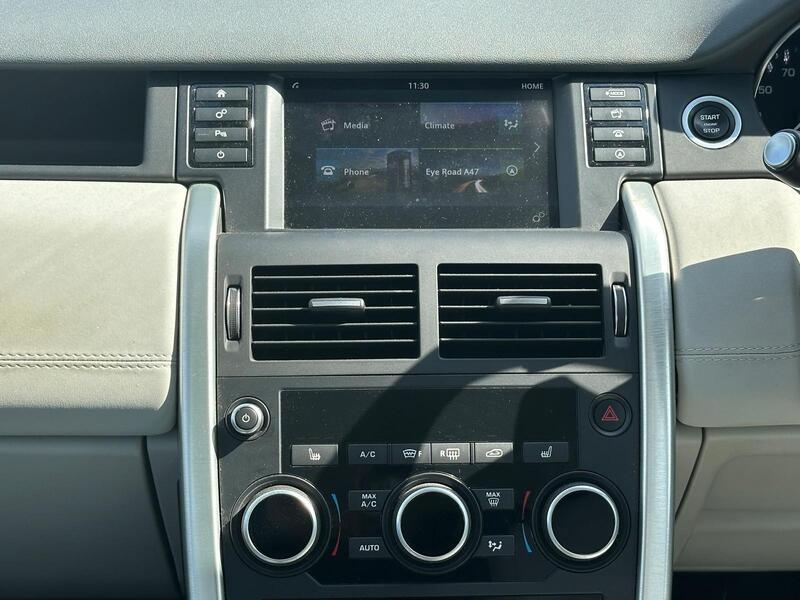 Land Rover Discovery Sport view 10