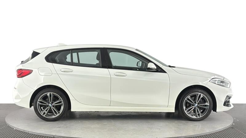 BMW 1 Series view 3