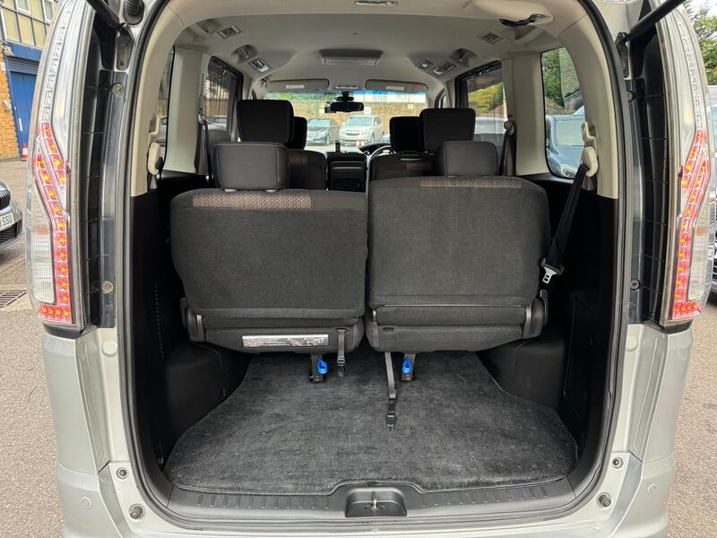 Nissan Serena view 28