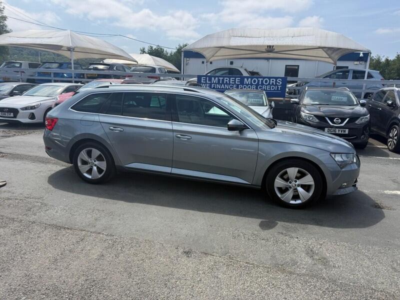Skoda Superb view 3