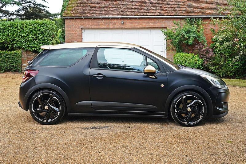 DS Automobiles DS 3 view 7