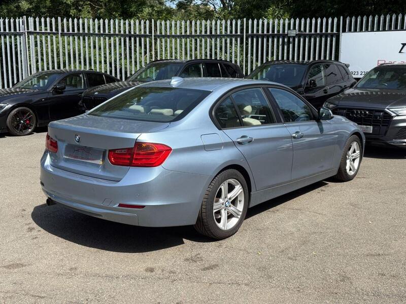 BMW 3 Series view 5