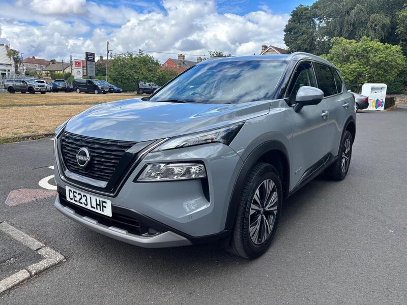 Nissan X-Trail view 3